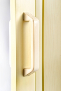 Shrnovací dveře s dekorem dřeva, 3 řady skel